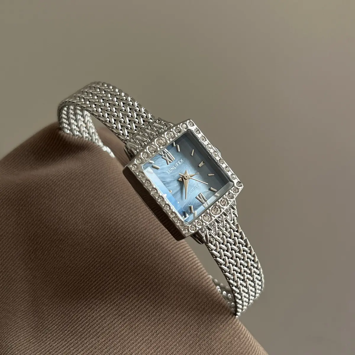 Chanel-style Vintage High-end Mother-of-pearl Watch