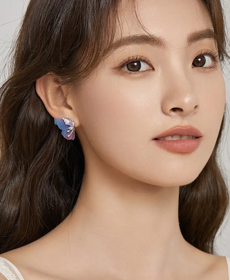 Baramine Butterfly Women's Special-interest Design High-grade Earrings