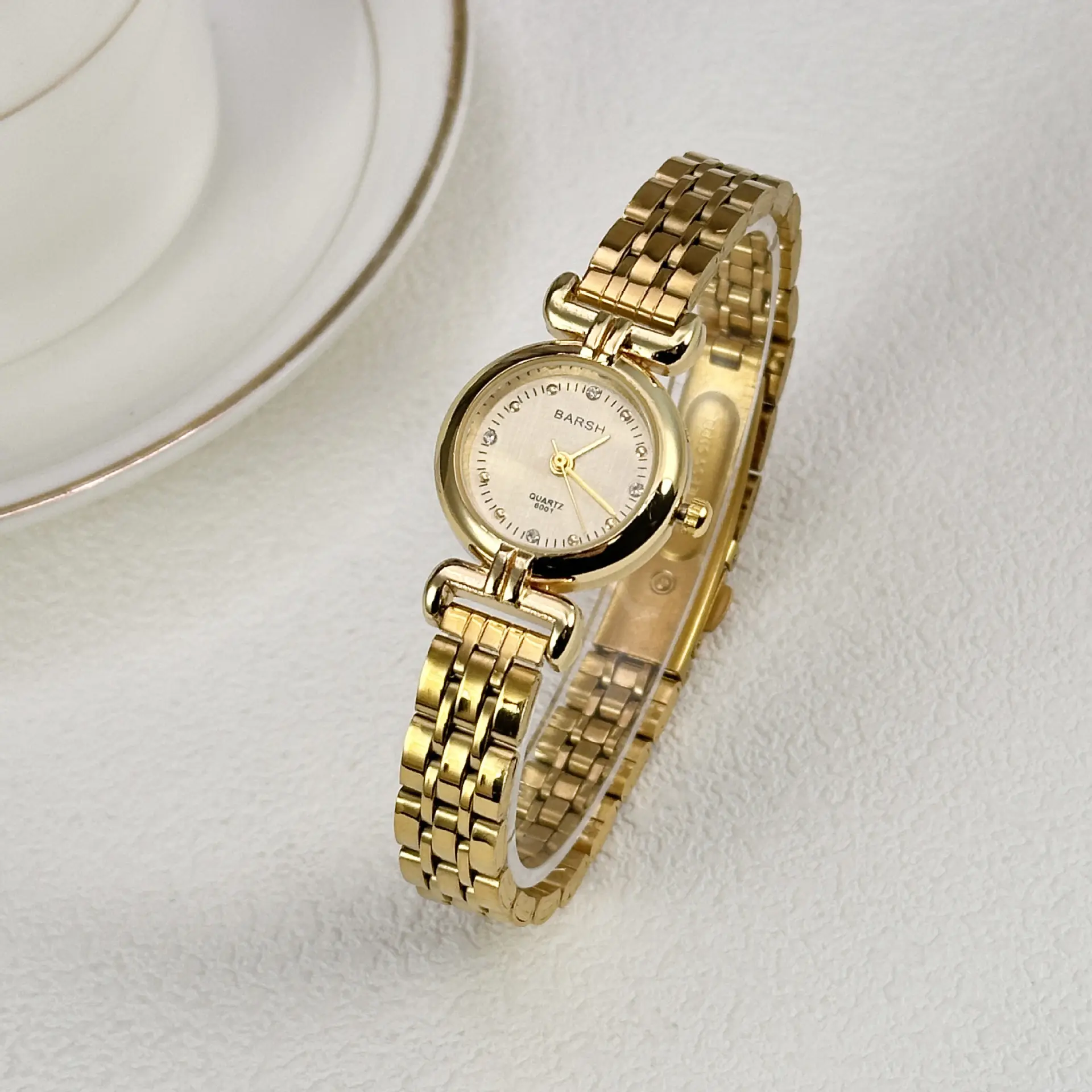 High-grade Golden Women's Watch Steel Belt Antique