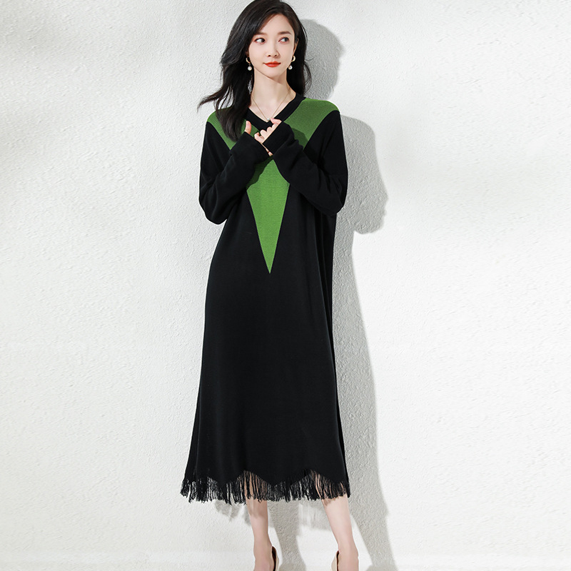 58605 Classic Black Dress