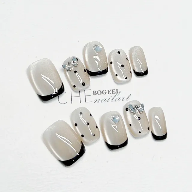 Hand worn Short Cat's Eye Anna - Shop at LoveMi
