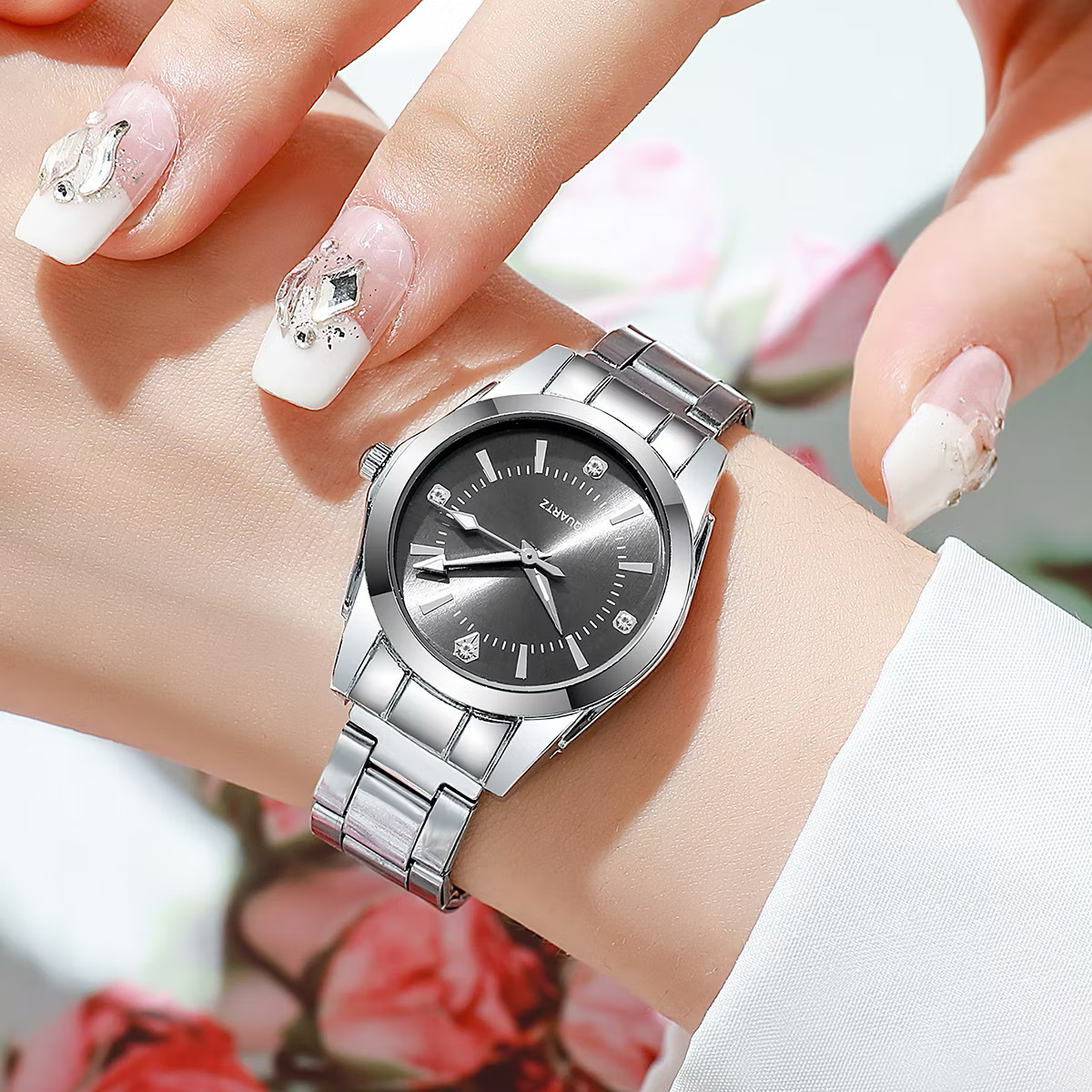 Quartz Wristwatch, picture 2 of 6
