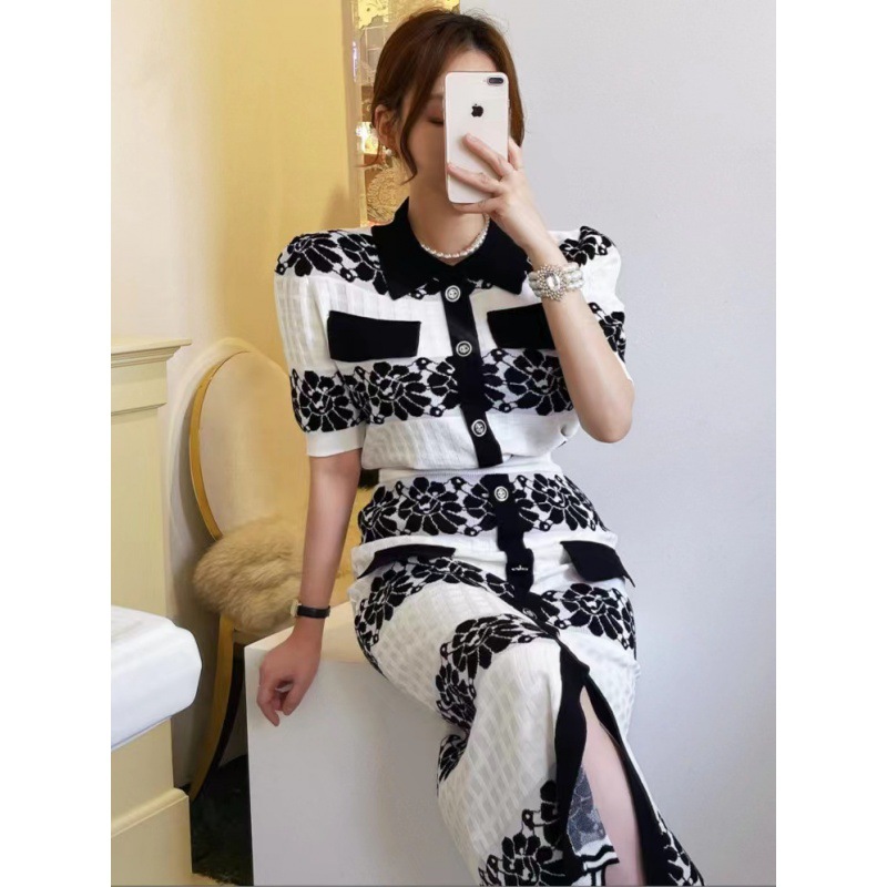 Fashion Color Contrast Versatile Knitted Top Skirt Two-piece Set