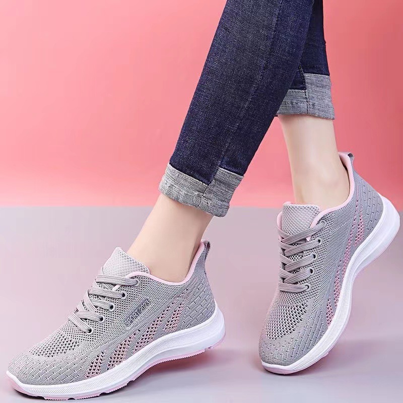 Soft-soled Casual Comfortable Lightweight Travel Running Shoes With A Flat Heel