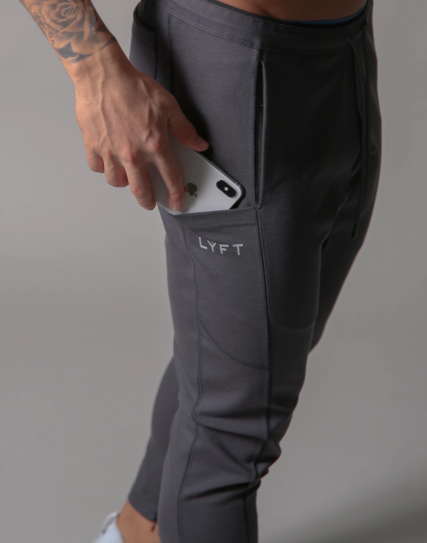 Title 17, Mens Invisible Zip Pocket Sports Pants. Stay c...