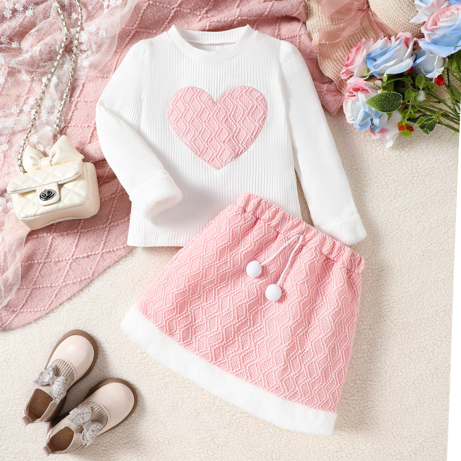 Girls Fashionable Casual Heart-Print Long-Sleeve T-Shirt And Fringe Hem Skirt Set product image