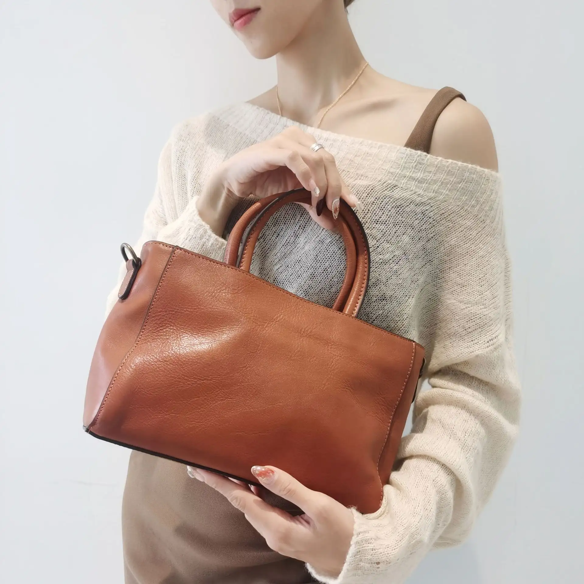 Simple And Versatile Genuine Leather Handbag
