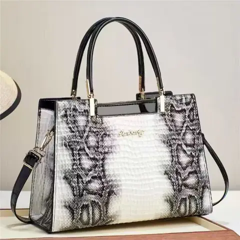 One-shoulder Portable Messenger Bag Is Popular for Women's Large
