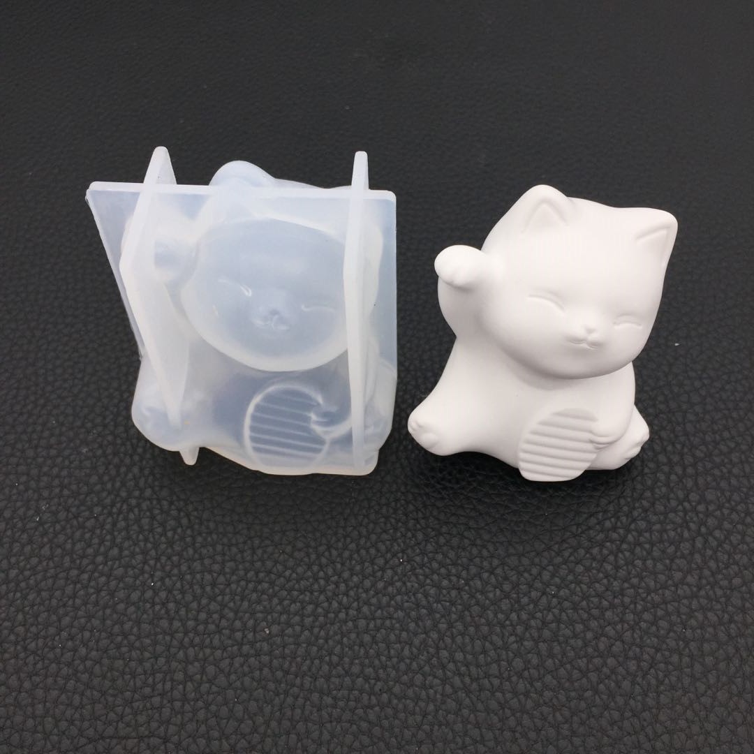 Title 7, Fortune Cat Mold