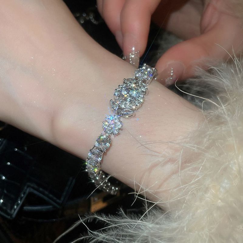 18k Gold-Plated Zircon Clover Flower Simple Clip Bracelet