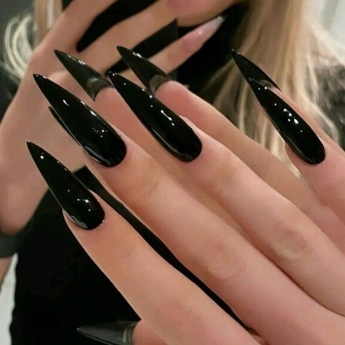 Minimalist Ultra-long French-style Modern False Nails