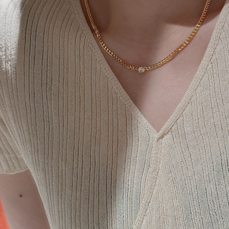 Retro Single Zircon Simple Tank Necklace