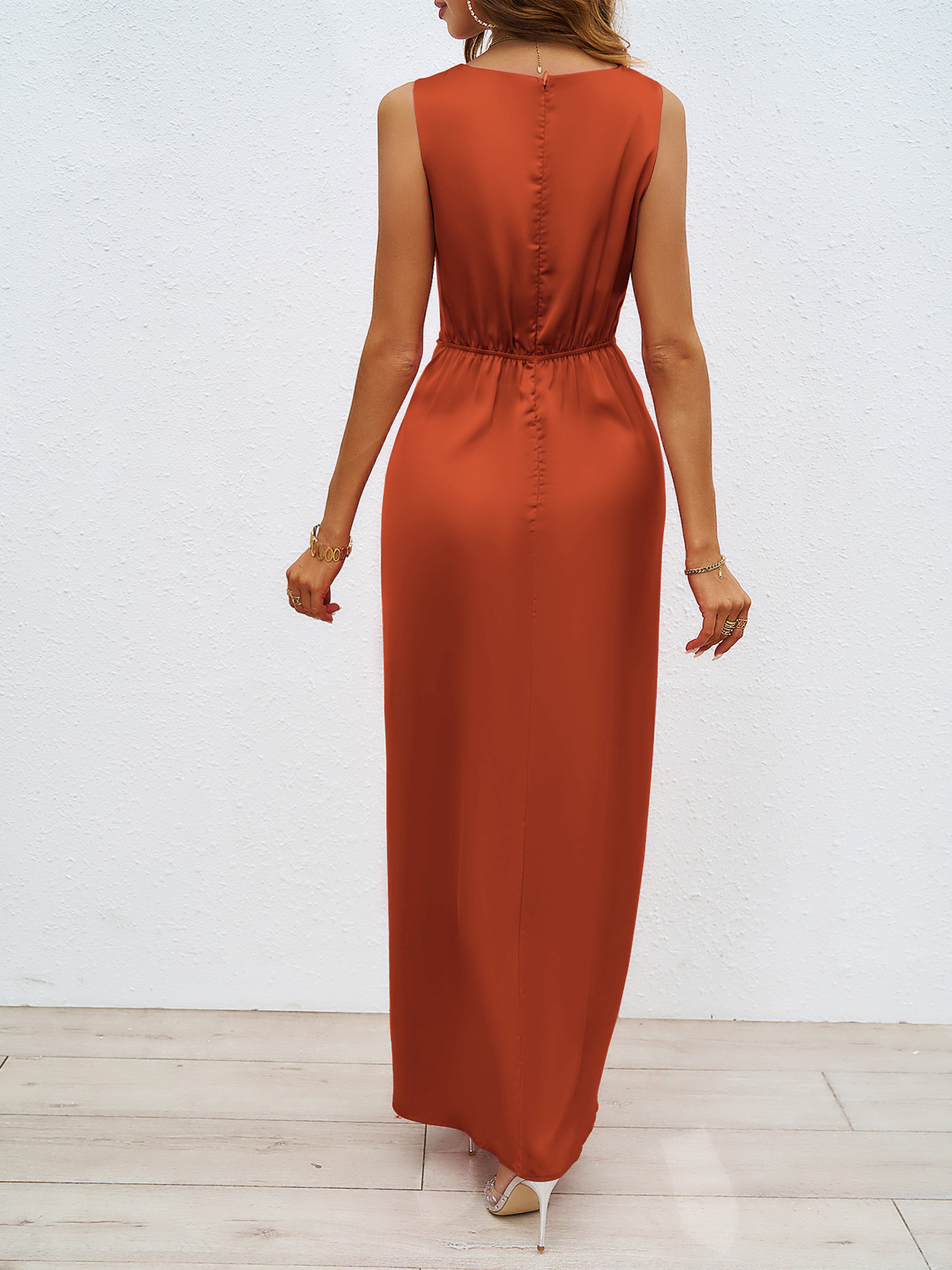 Title 16, Summer Elegance Kinked Sleeveless V-neck Slit D...