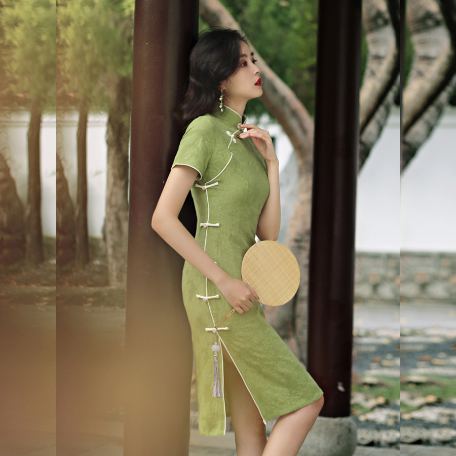 Short-Sleeve Cheongsam Midi Dress, picture 3 of 9