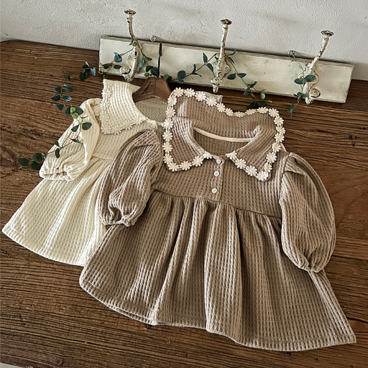 Waffle-Print Princess Dress With A Turn-Down Collar For Baby Girls