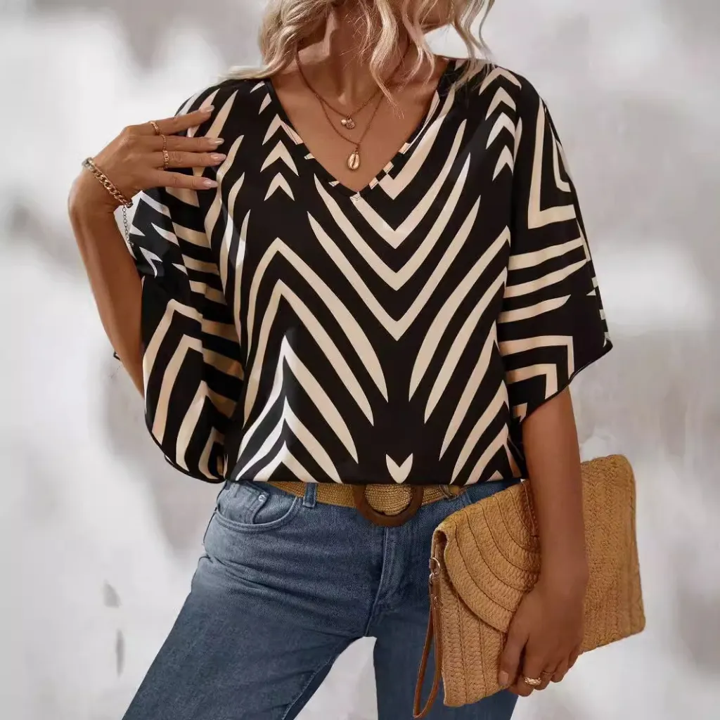 Loose Casual Women's Printed Batwing Shirt - Black