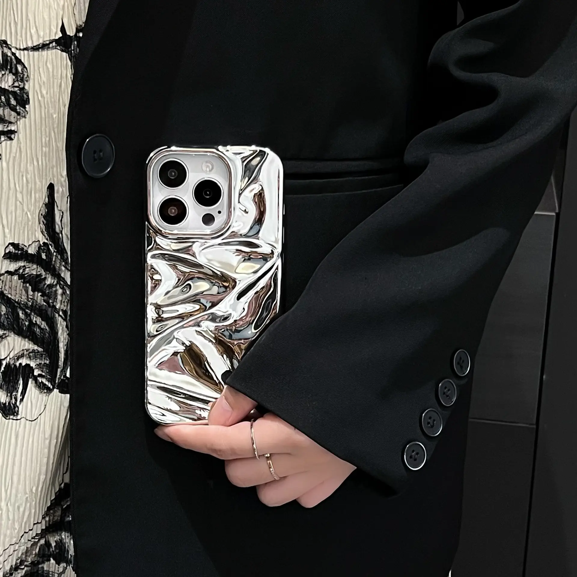 Electroplating Three-dimensional Pleated Phone Case