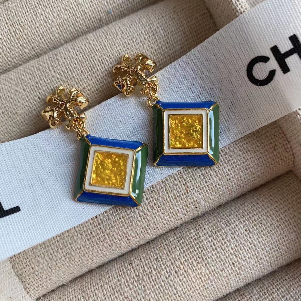 أقراط دبوس فضية بتصميم إنسيال عتيق فاخرة ومخصصة