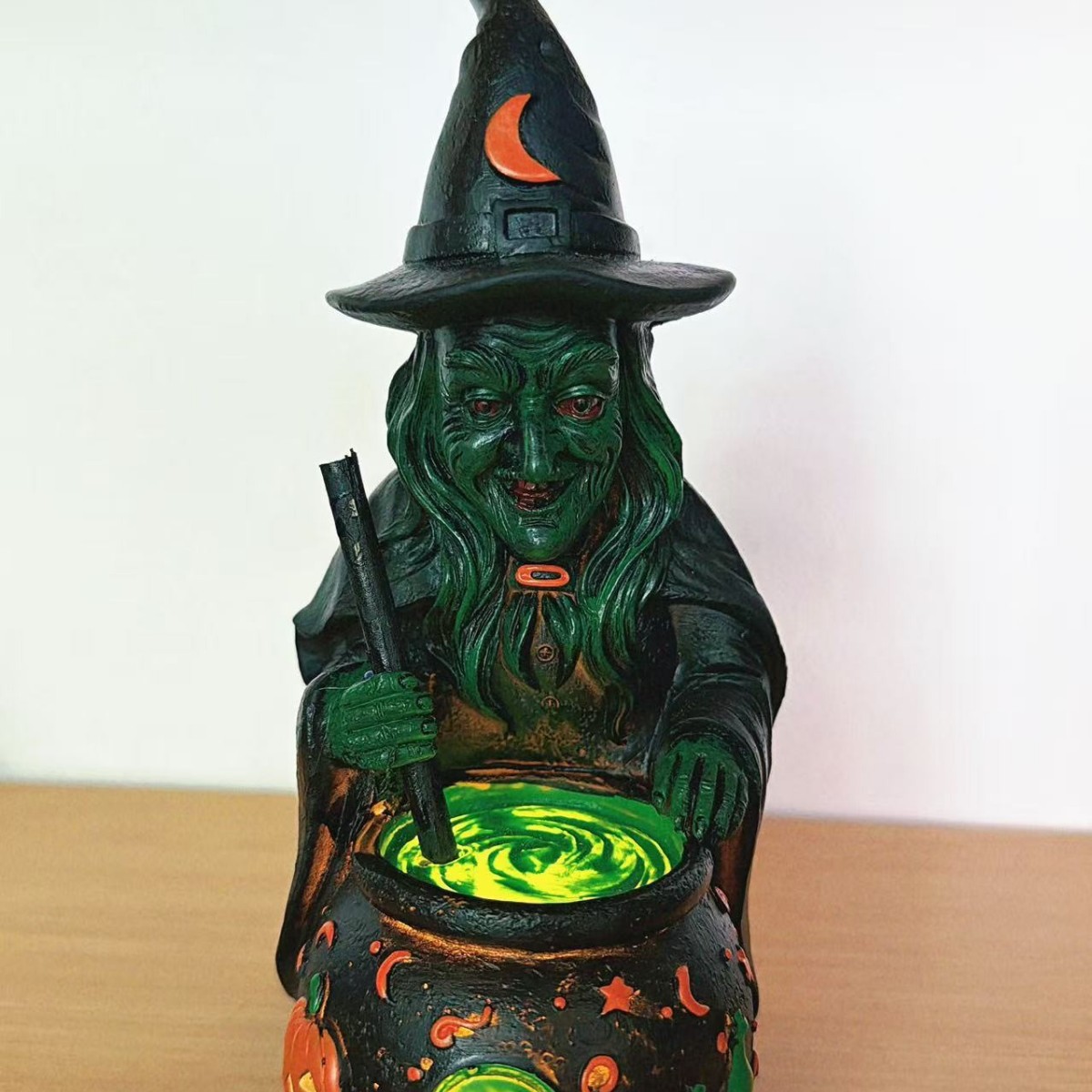 Witch Cauldron Garden Ornament, picture 3 of 3
