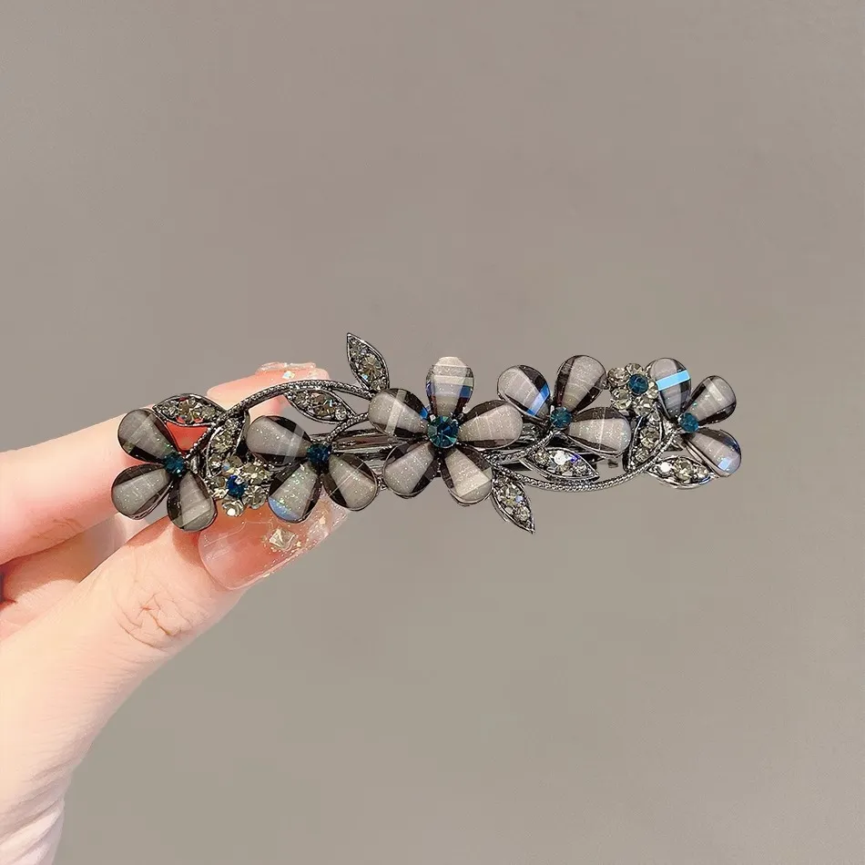 High-grade Black Rhinestone Colored Glaze Flower Spring Clip - Black