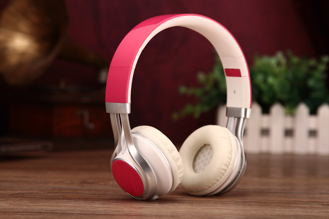 Head-mounted Computer Headset With Wire Control Mobile Phone Universal Heavy Bass Game Headset