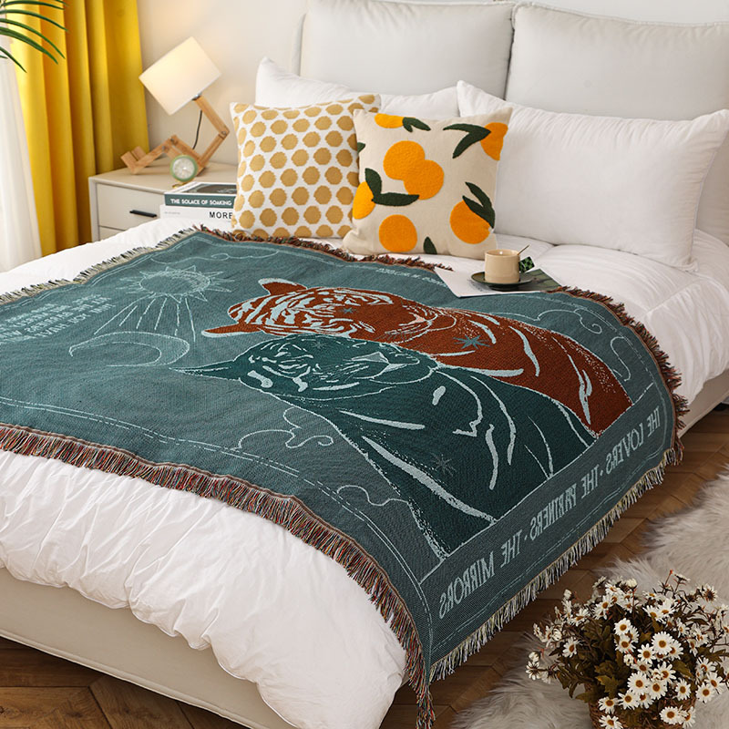 Retro Bedroom Sofa Throw Blanket Illustration Blanket — foto 3