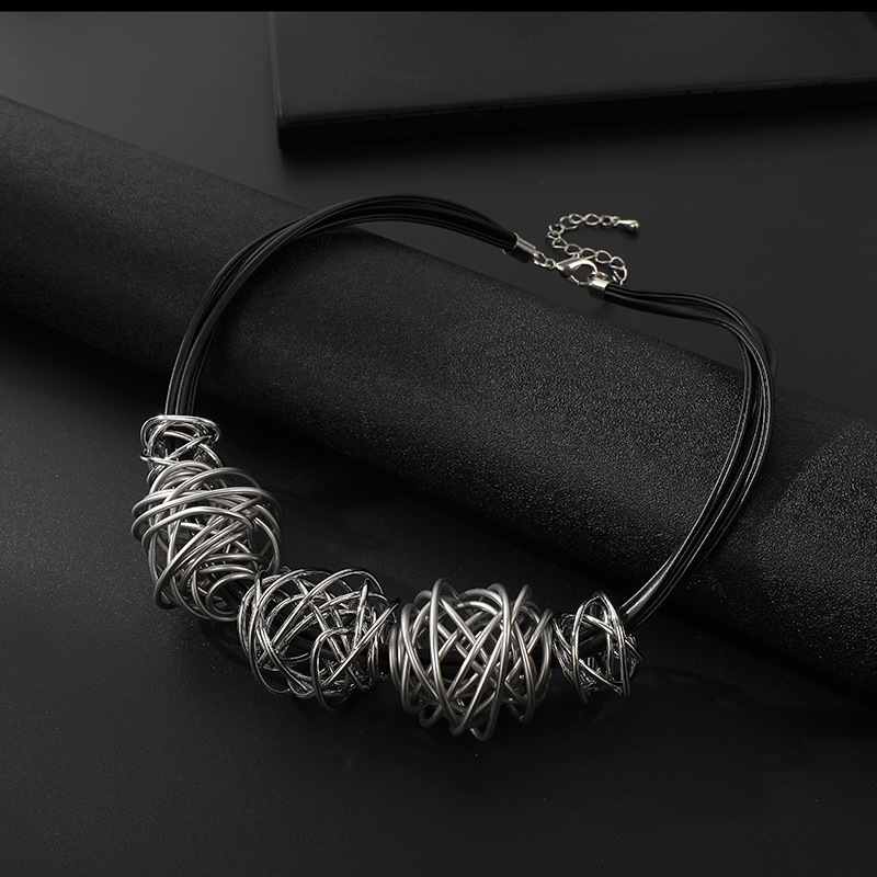 Line Niche Female Simple Choker