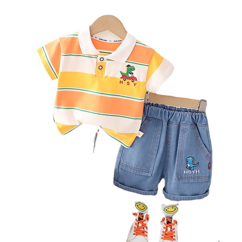 طقم أولاد بولو بأكمام قصيرة مع خطوط ونمط القميص