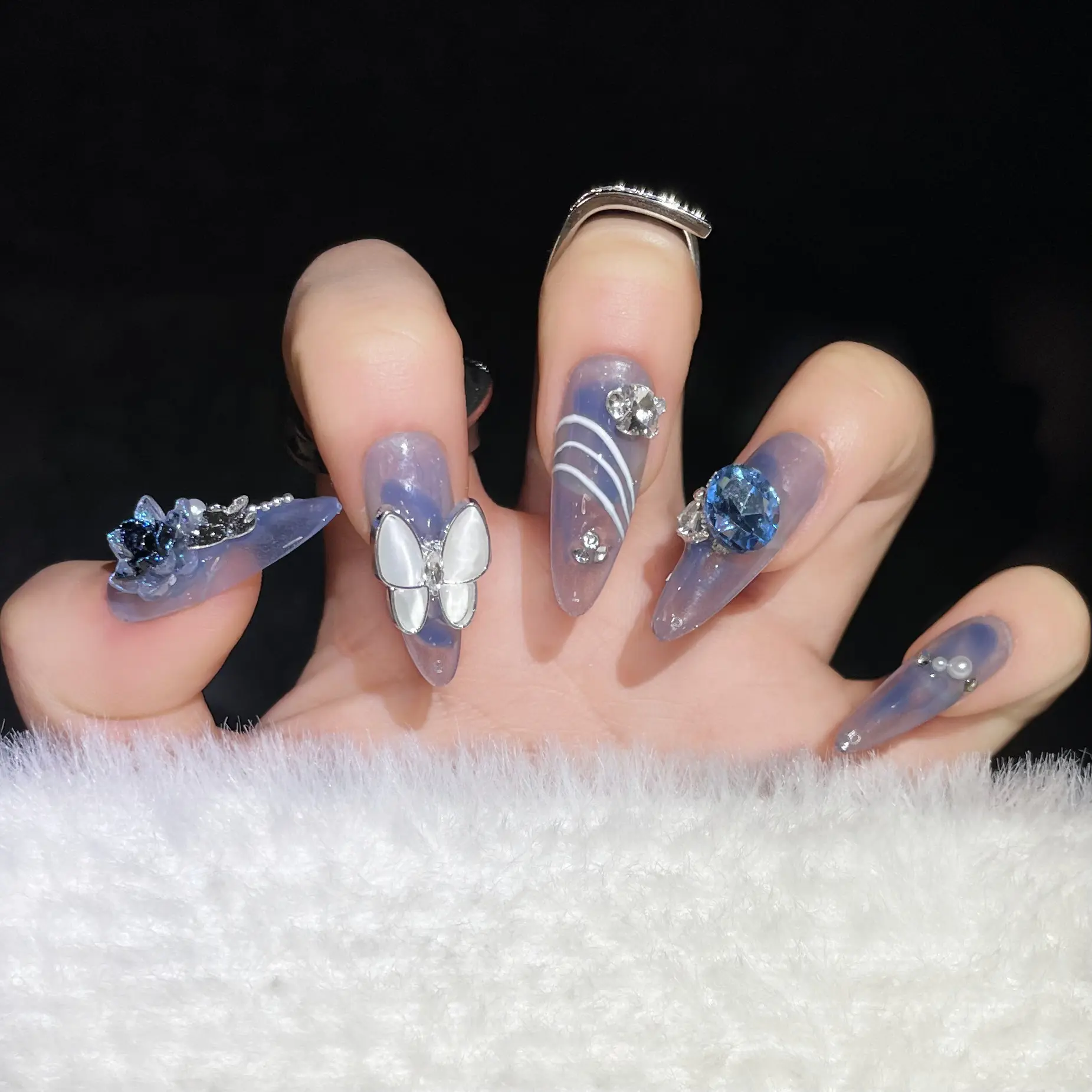 Narcissus Butterfly Rhinestone Nail Tips Elegant Cool