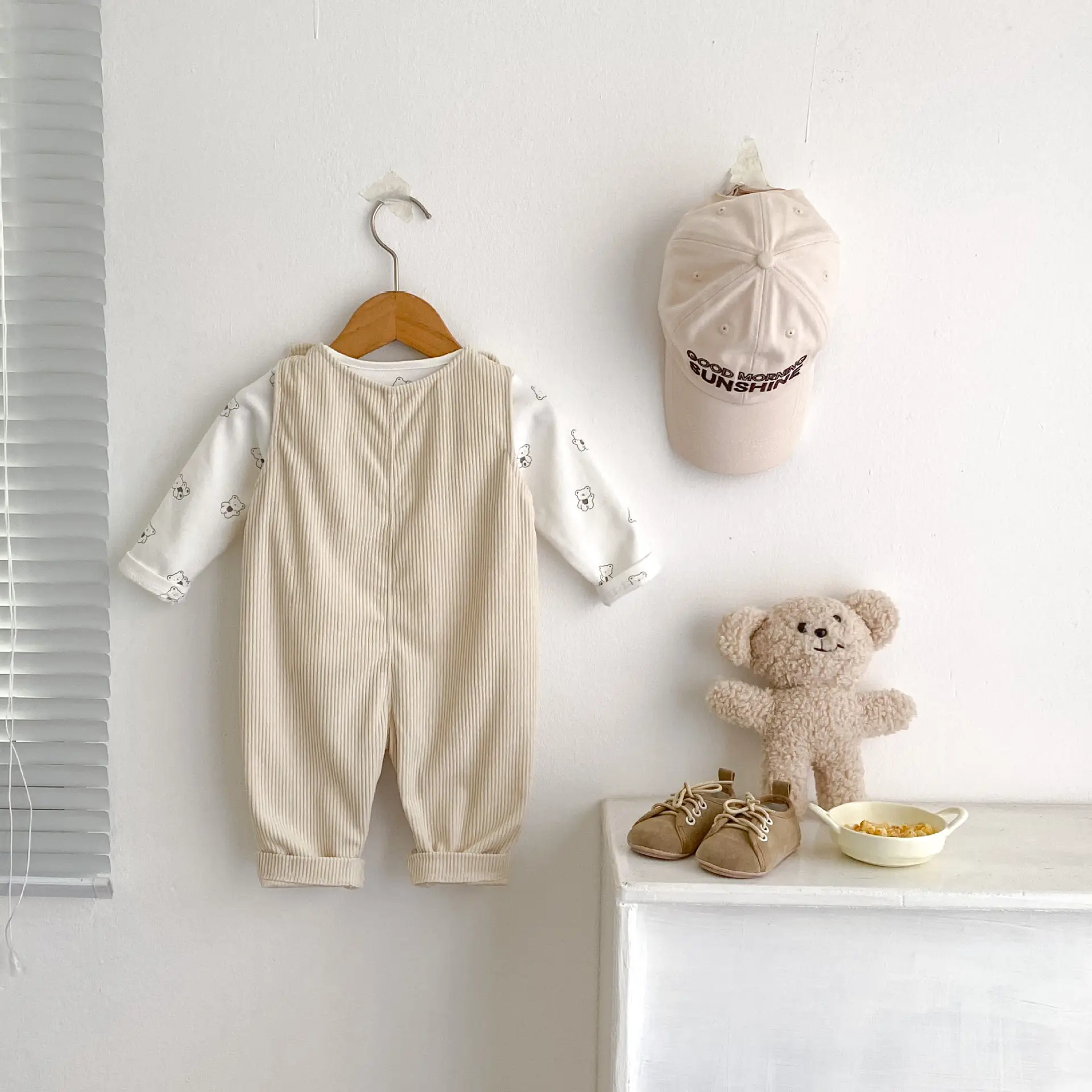 Infant Clothing Set Boys And Girls Suspenders Pants Split Two-piece Suit Corduroy Long Climbing