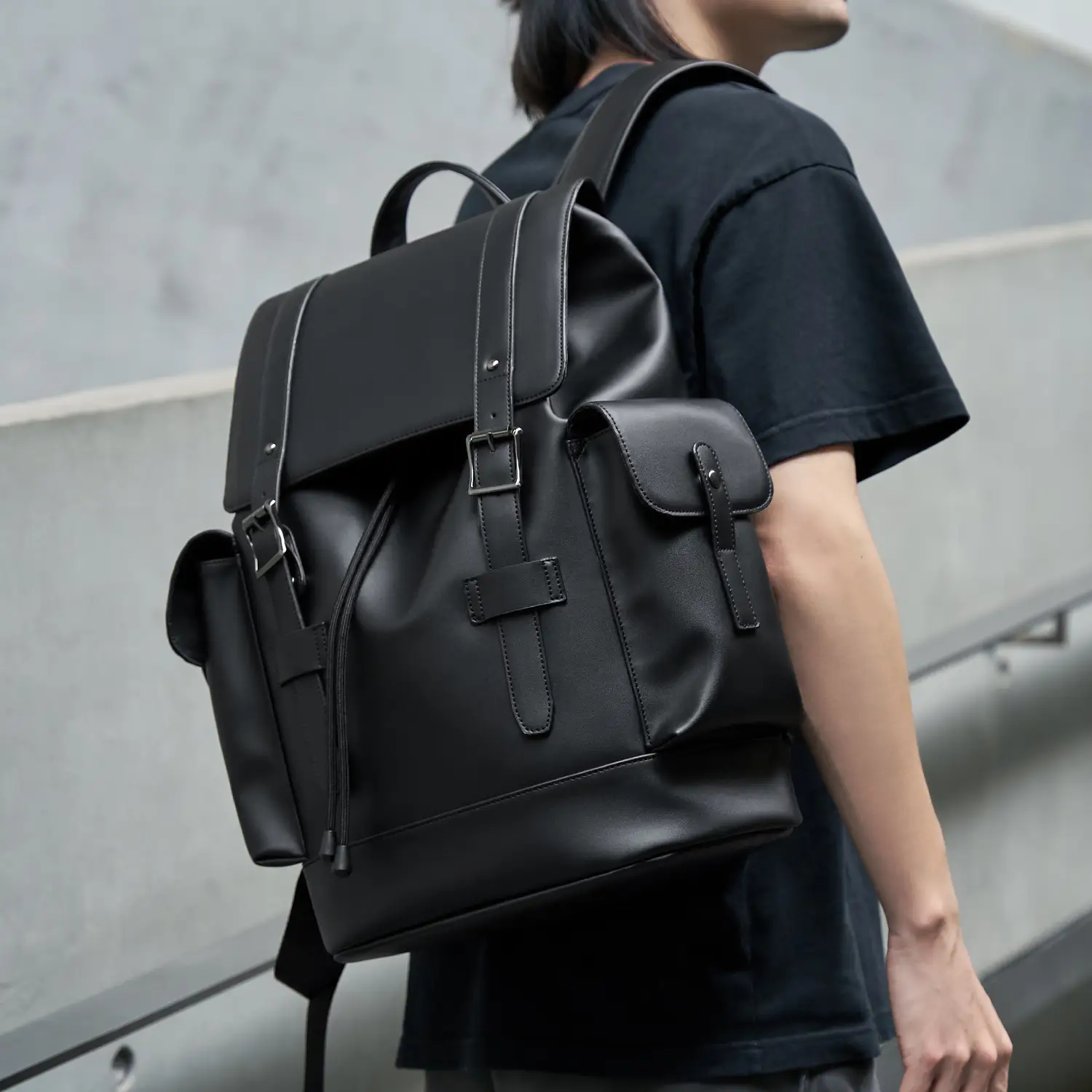 Men's Leather Backpack Large Capacity Business Computer Bag