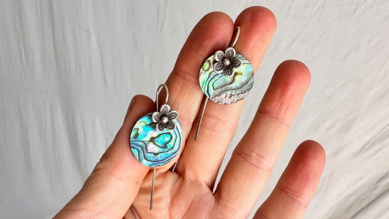 Women's Simple Flower Ear Hanging Earrings