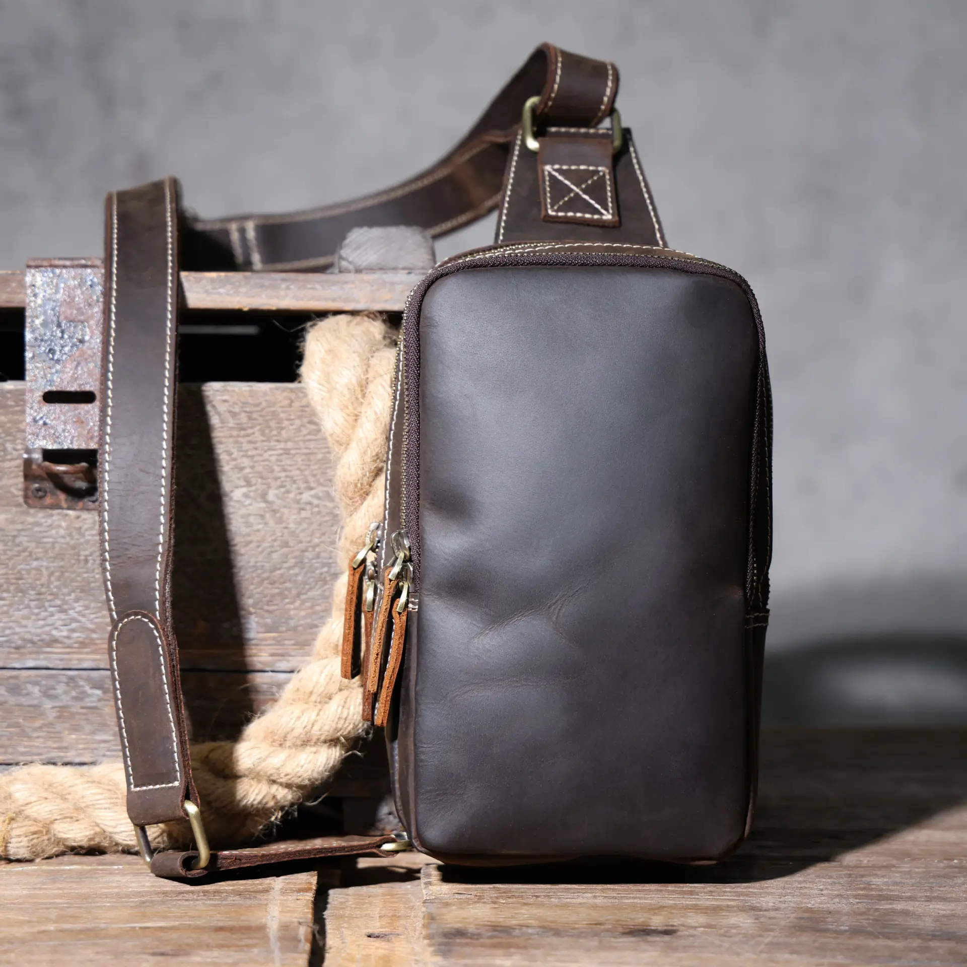 Men's Full-Grain Leather Chest Bag ShoulderCrossbody Style