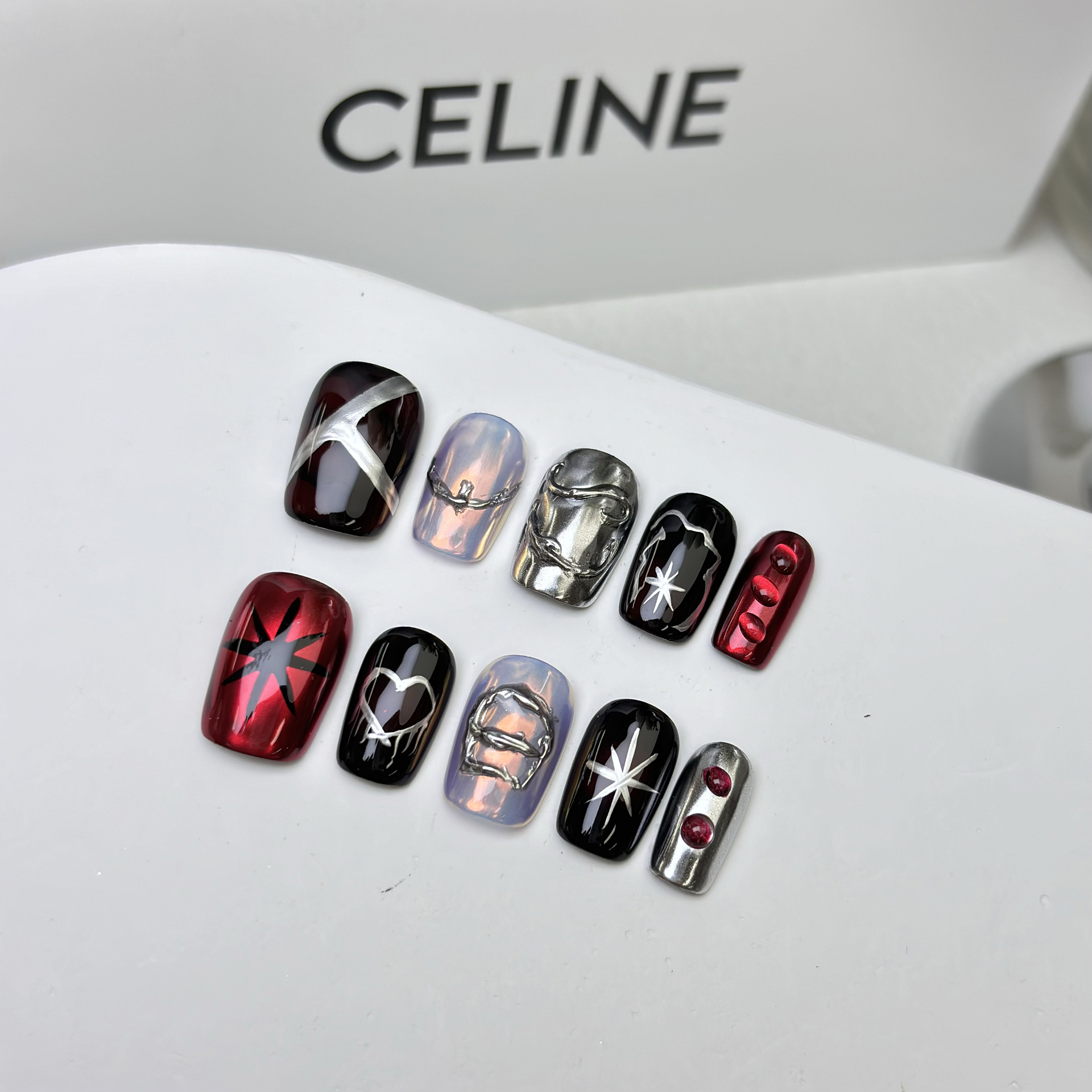 Handmade Dark-chic Wearable Nails For A Fierce Edgy Look