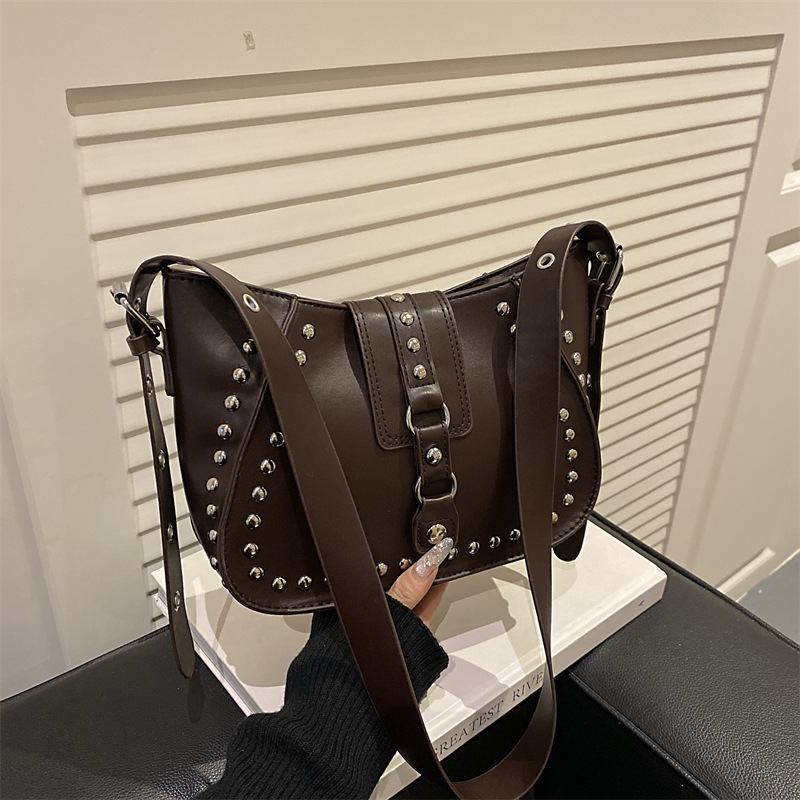 Sophisticated Studded Commuter Underarm Bag A Stylish Minimalist Niche-design Shoulder Or Crossbody Bag