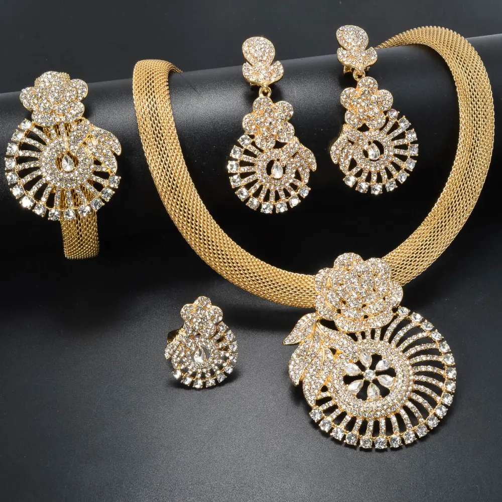 Dramatic Fan-shaped Flower Gold Pendant with Diamonds