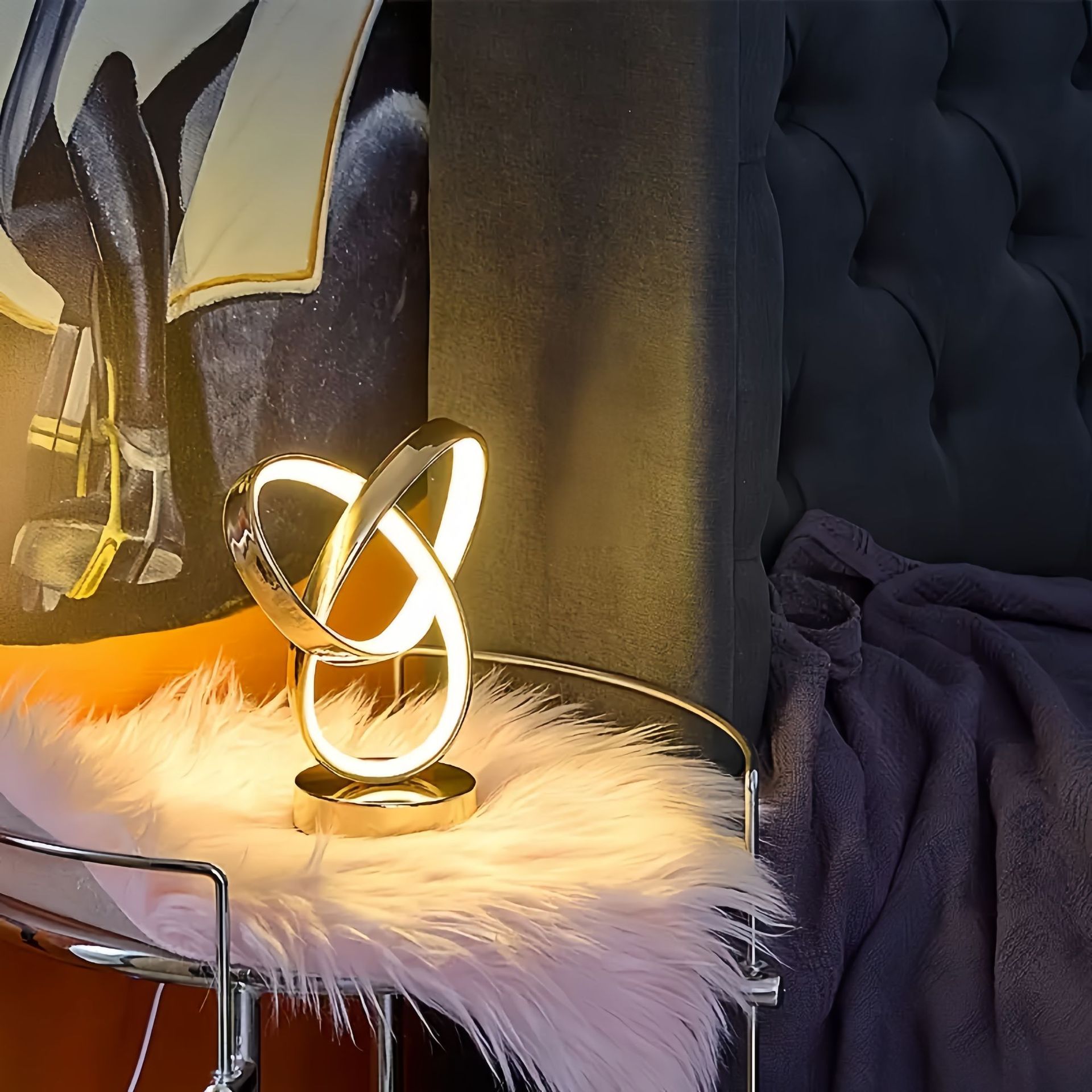 Golden Clover Night Light USB-Powered Small Desk Lamp