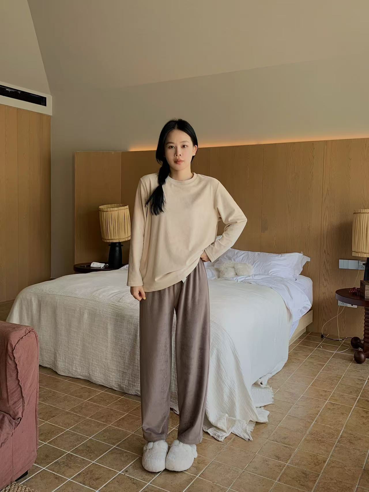 Autumn New Style Glutinous Water Light Australian Plush Minimalist Walking Clothes Two-piece Set