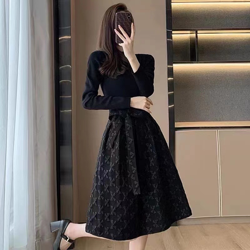 Fashion Temperament Waist-controlled Show Thin Black Dress
