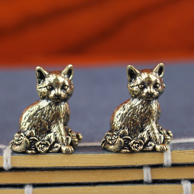 Brass Rose And Kitten Copper Ornament Tea Pet