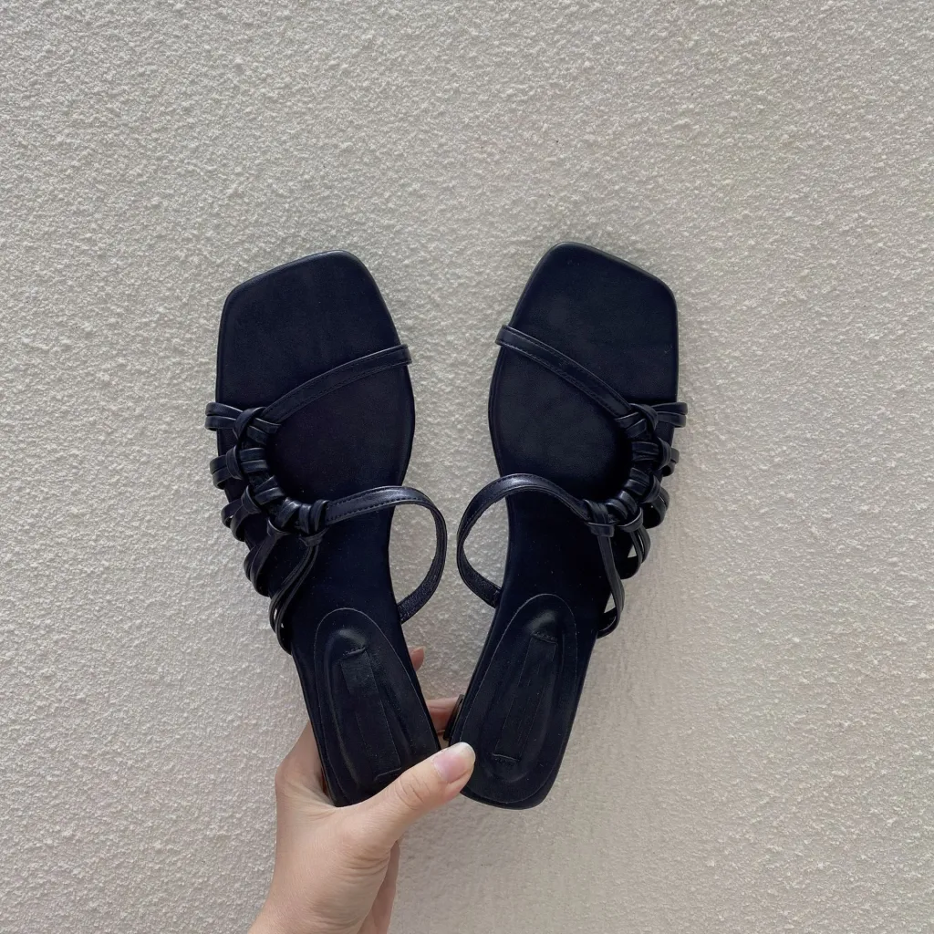 Women's Graceful And Fashionable Abnormal Shape Heels Square Toe Sandals - Black