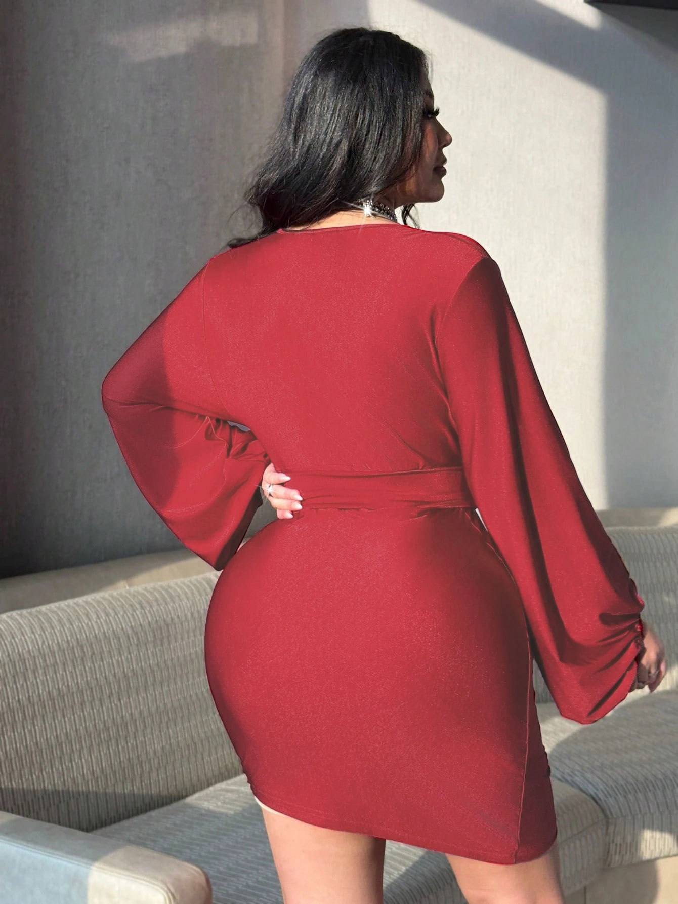 Flattering V-Neck High-Waist Sheath Cocktail Dress Flattering V-Neck High-Waist Sheath Cocktail Dress