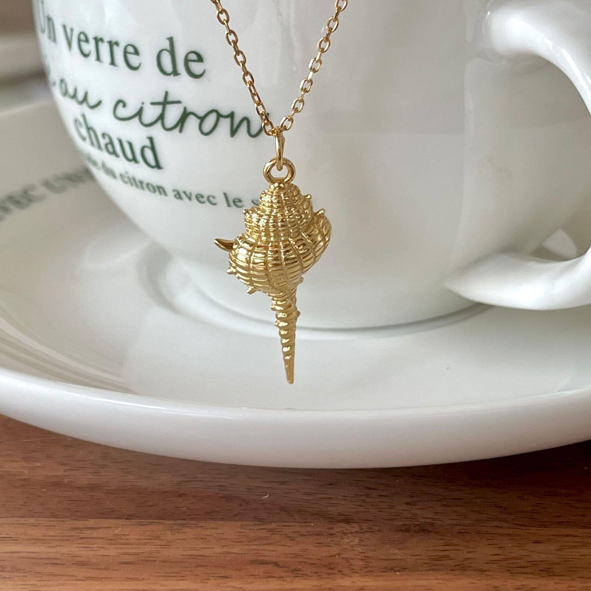 925 Sterling Silver Vintage Conch Ins Necklace