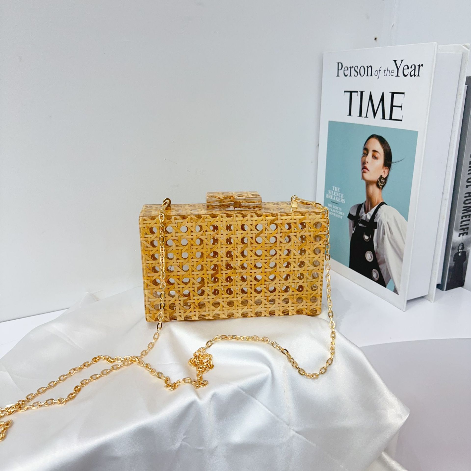 https://cf.cjdropshipping.com/quick/product/8bf946ba-f6fc-4de7-83fd-07eb219c458a.jpg