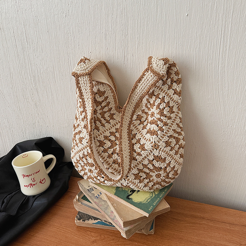 Woven Floral Clutch, picture 3 of 8