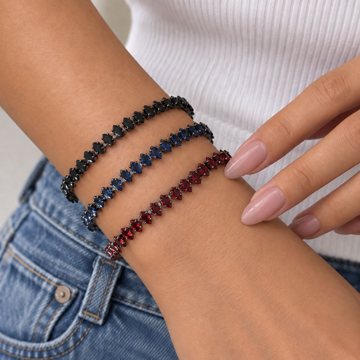 Women's Fashionable Horseshoe-shaped Copper Bracelet With Zircon Stones
