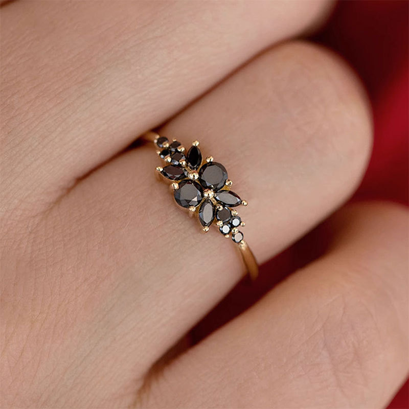 Fashionable Fan-shaped Ring Light Luxury Niche Design