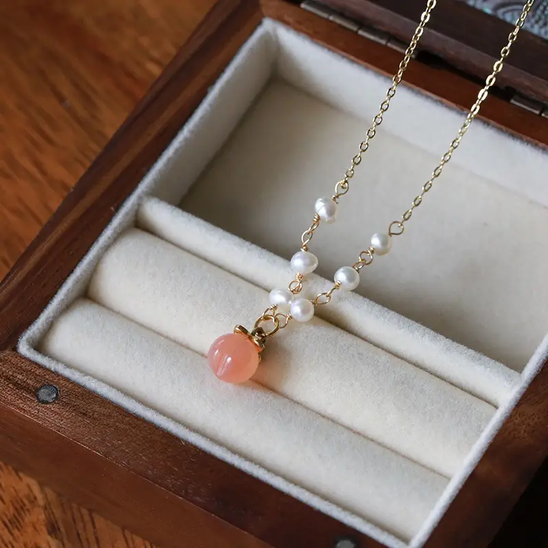 Natural Chalcedony Agate Peaches Clavicle High-grade Natural Freshwater Pearl Necklace