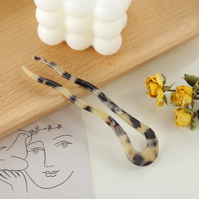 Acetate U shaped Twist Hairpin Simple Light Leopard Print - Shop at LoveMi