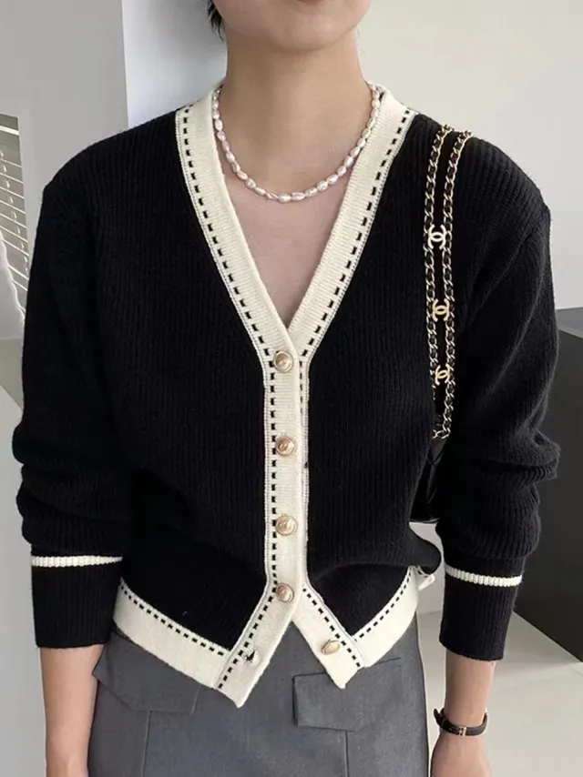 Korean Style Gentle And Comfortable Loose Large V neck Slimming Bedford Cord Sweater Black - Shop at LoveMi